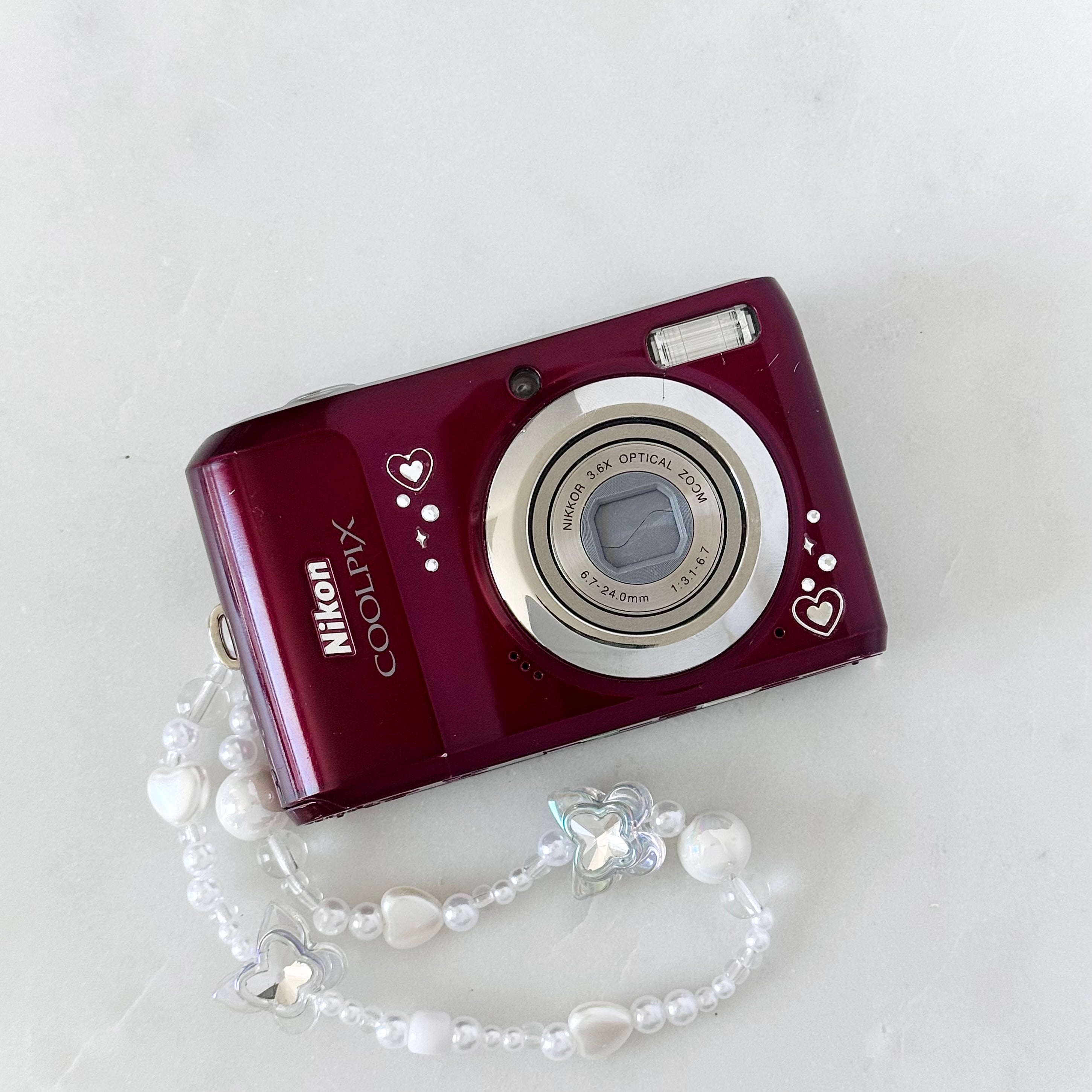 Nikon Coolpix L20 Digital Camera